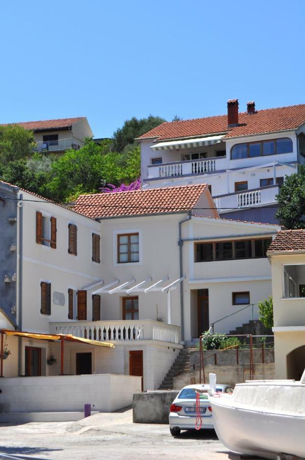 Bay Sascica Apartment Sali Bagian luar foto
