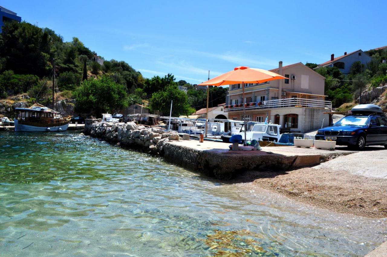Bay Sascica Apartment Sali Bagian luar foto