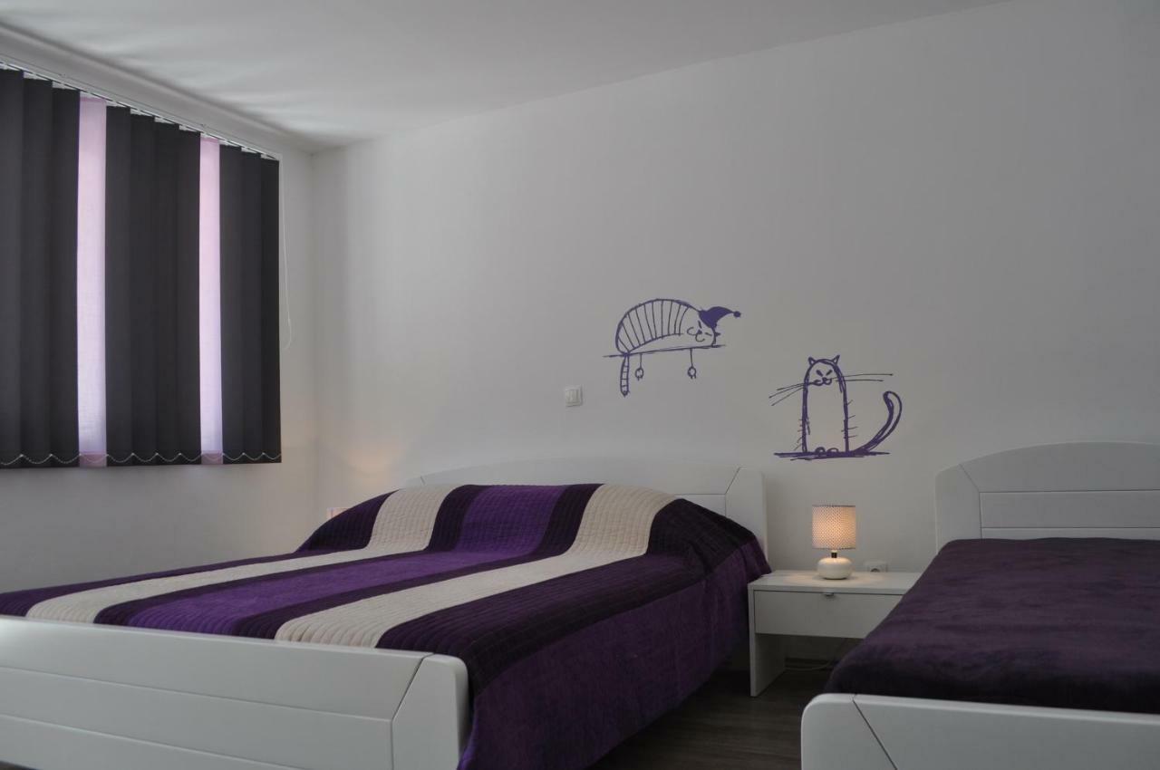 Bay Sascica Apartment Sali Bagian luar foto