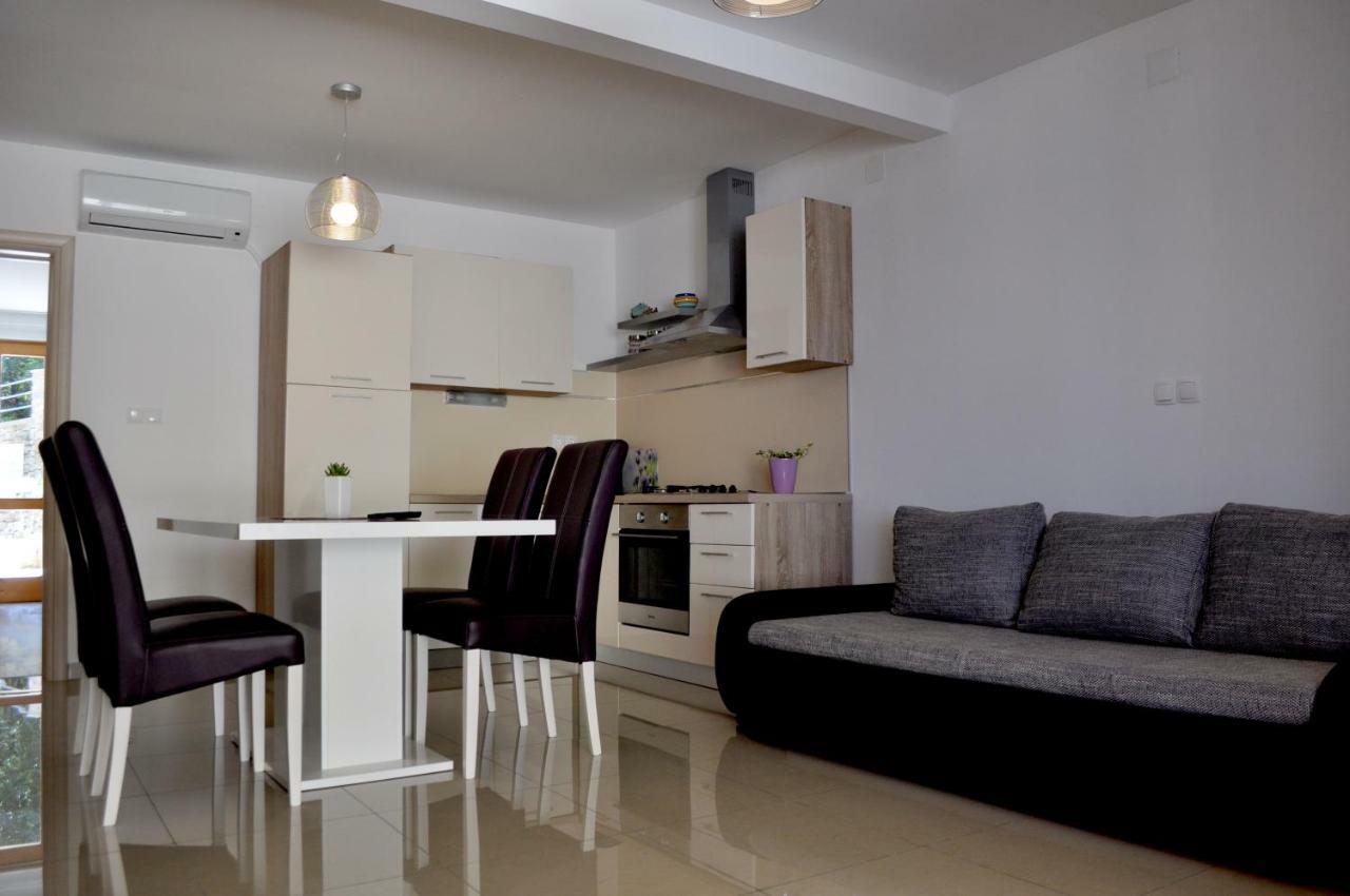 Bay Sascica Apartment Sali Bagian luar foto