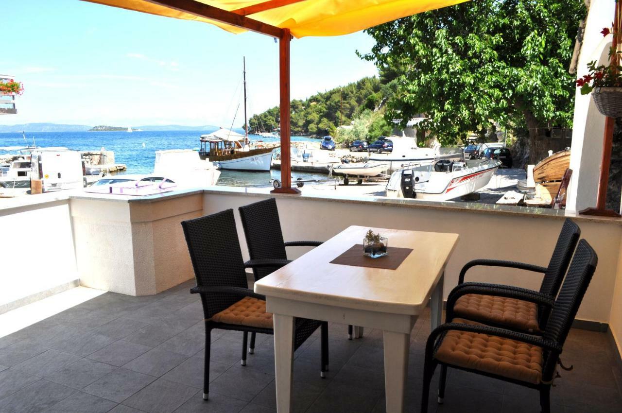 Bay Sascica Apartment Sali Bagian luar foto