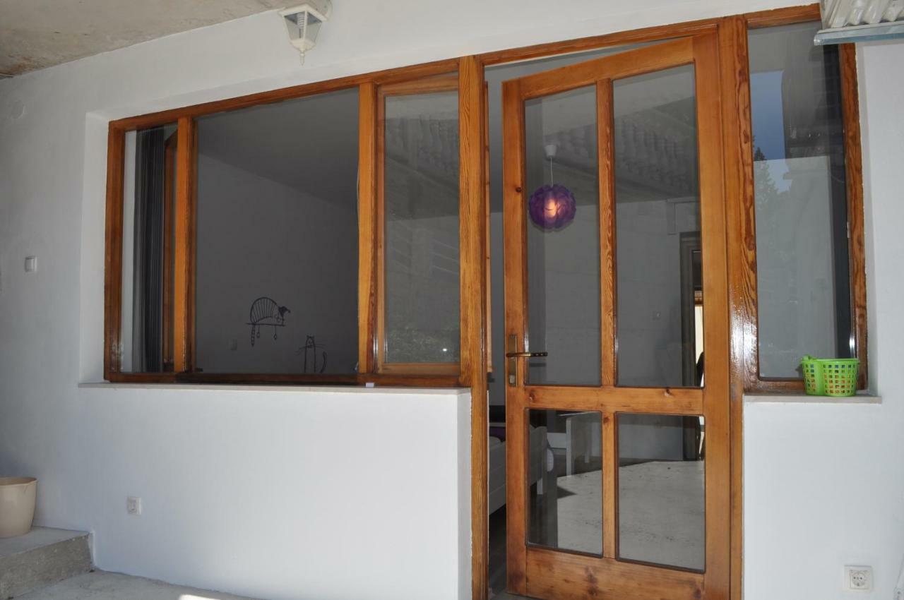 Bay Sascica Apartment Sali Bagian luar foto